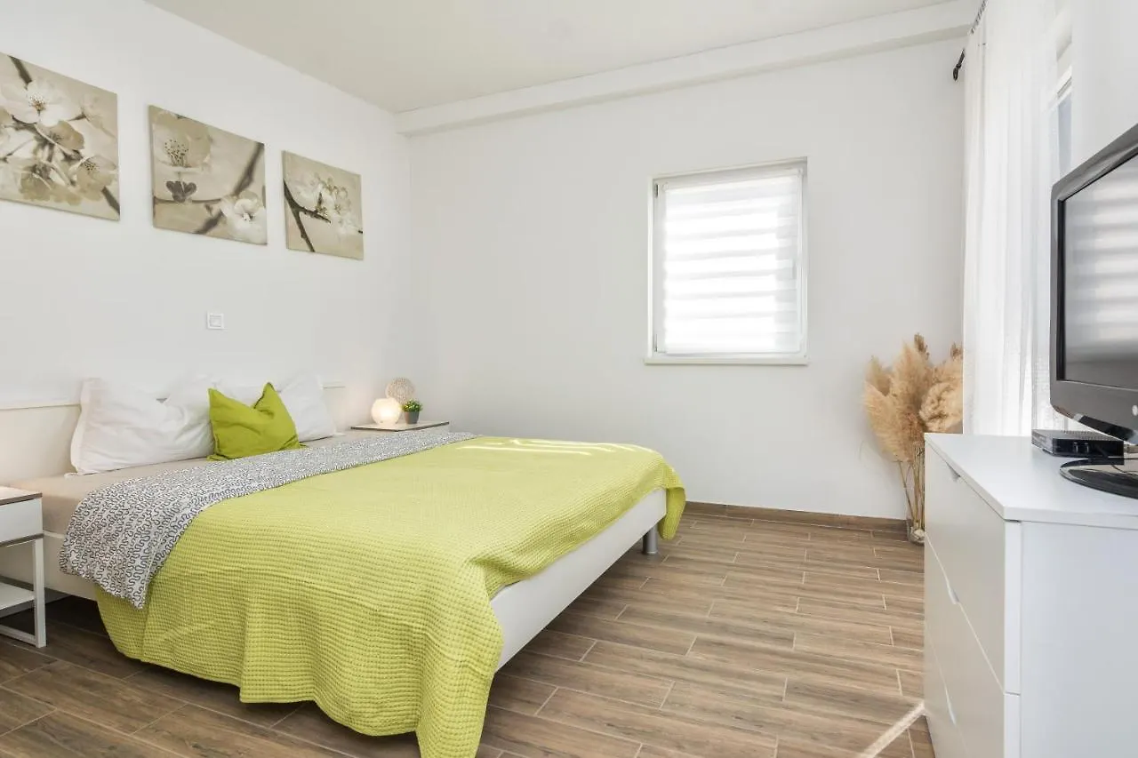 Family Friendly House With A Swimming Pool Vir - Torovi - Vir - Pedinka, Vir - 18732 Villa 0*,  Hırvatistan
